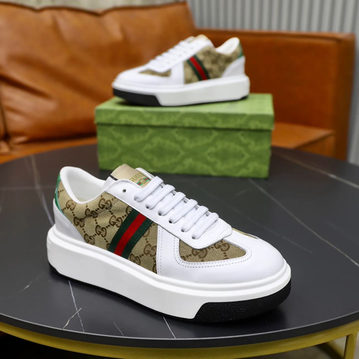 Ex-factory price: 462💰🙅‍♂️🙅‍♂️🙅‍♂️ Brand: GUCCI Standard code: 38-44 (45 customized) Grade: Same as the official website Material: Original material splicing Comfortable and breathable lining Lightweight and wear-resistant sports outsole Style category: Men's fashionable casual shoes Running sneakers Distinguished luxury brand elements Top luxury Color: actual picture color